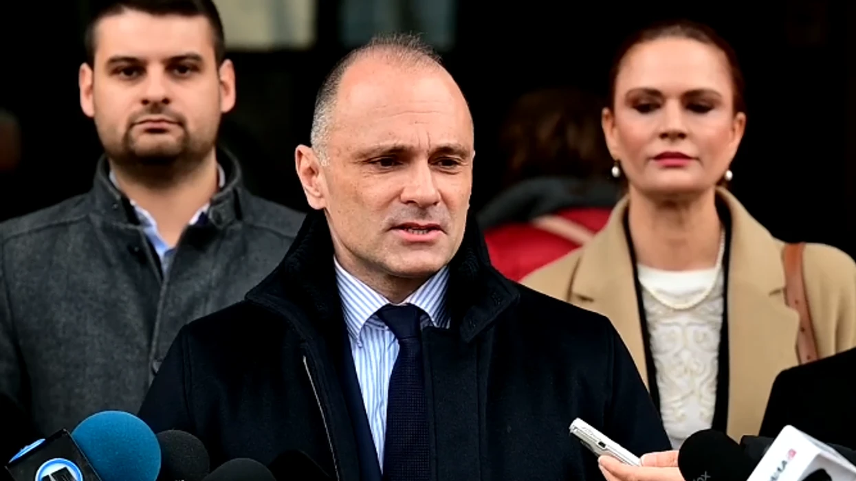 Filipçe  Le të ndërtojmë një shoqëri të drejtë dhe të lirë  të rinjtë duhet ta shohin të ardhmen e tyre në Maqedoni