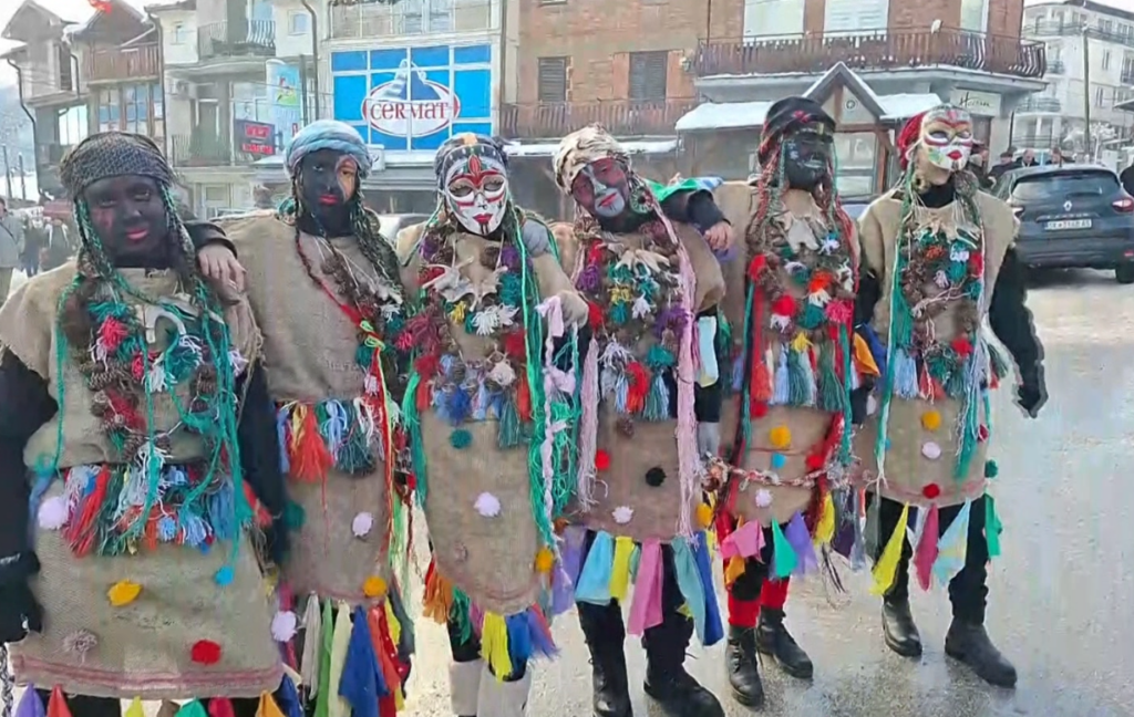 Në Vevçan mbahet karnavali tradicional