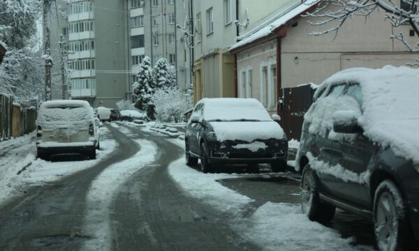 Shoferët paralajmërohen të bëjnë një kontroll 5 minutësh të makinës gjatë dimrit  ose rrezikojnë një gabim  të rrezikshëm 