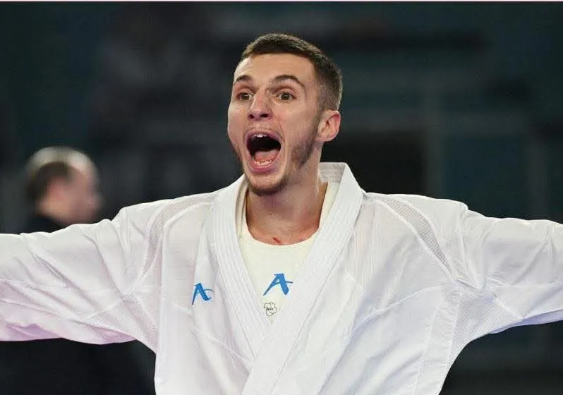 reagim-i-ashper-per-evropianin-ne-qipro-kosoves-iu-mohua-gara-me-simbole-shteterore