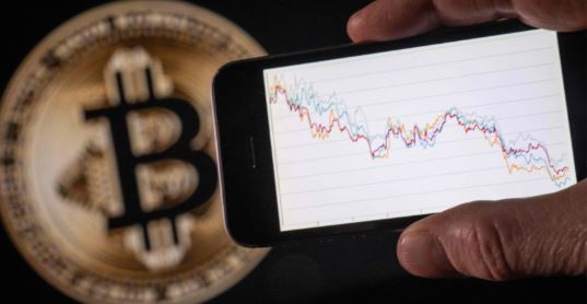 Rënie e madhe e Bitcoin it  çfarë po ndodh 