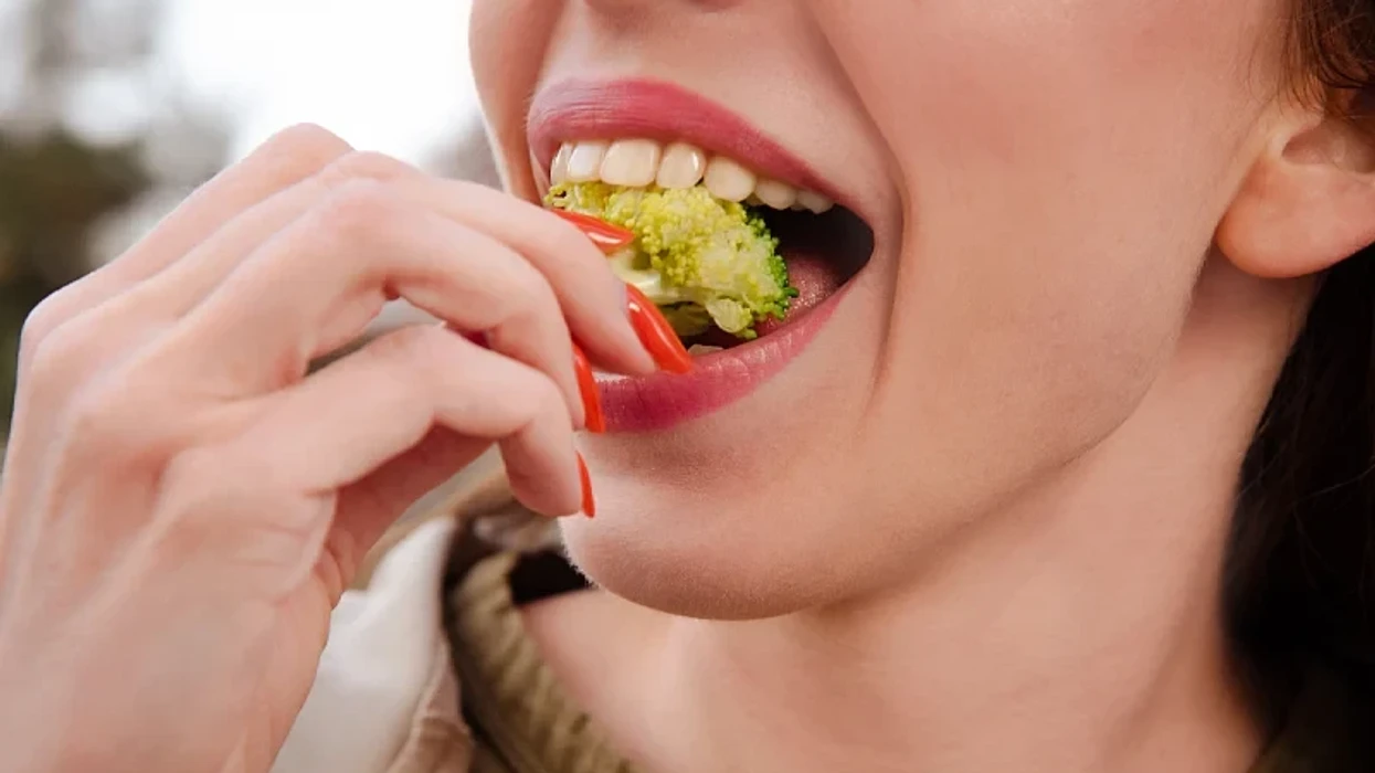 ushqimet-qe-ju-ndihmojne-te-eliminoni-nikotinen-nga-trupi-juaj-pastroni-trupin-tuaj