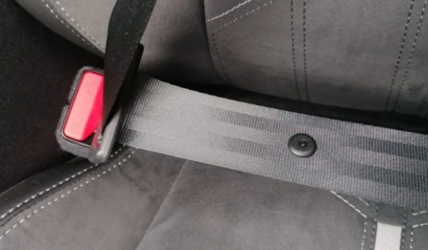 Pse rripat e sigurimit kanë një lak prej pëlhure 