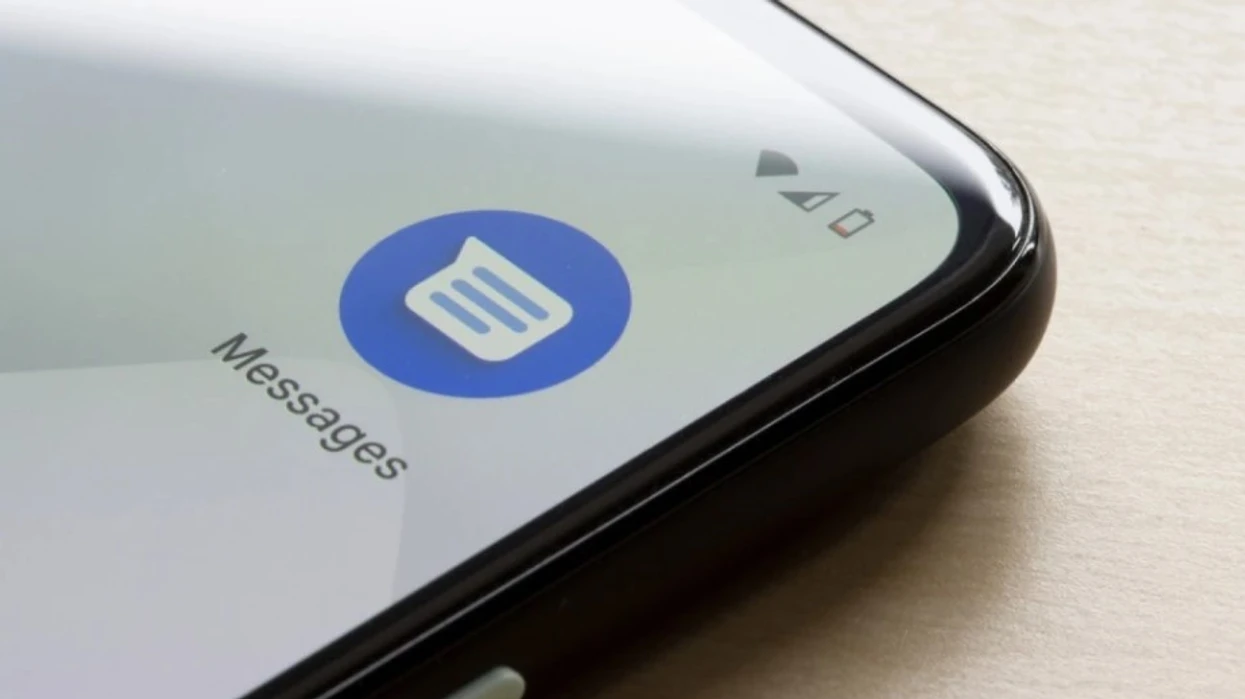 Google rikthen funksionin e rëndësishëm në Messages