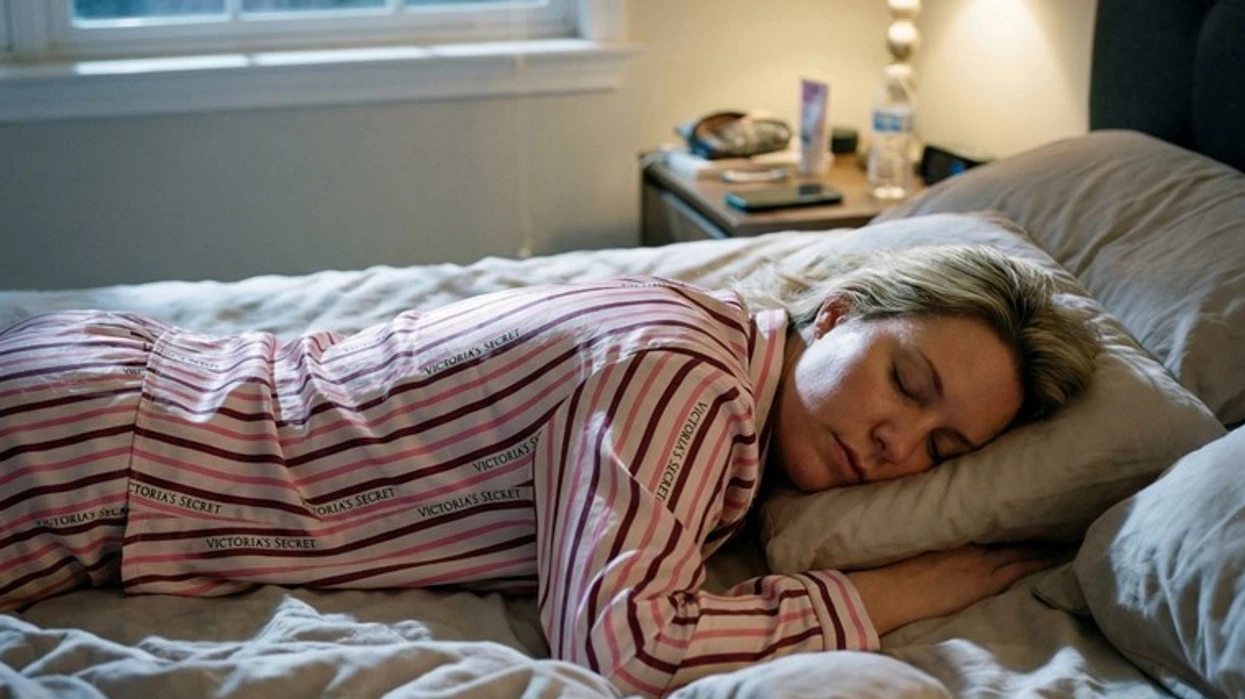 Pesë këshilla për të djegur më shumë kalori gjatë gjumit