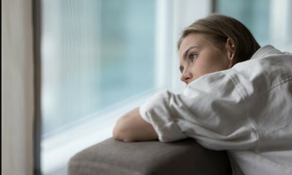 Eksperti tregon çfarë duhet shmangur kur ndiheni të ankthshëm