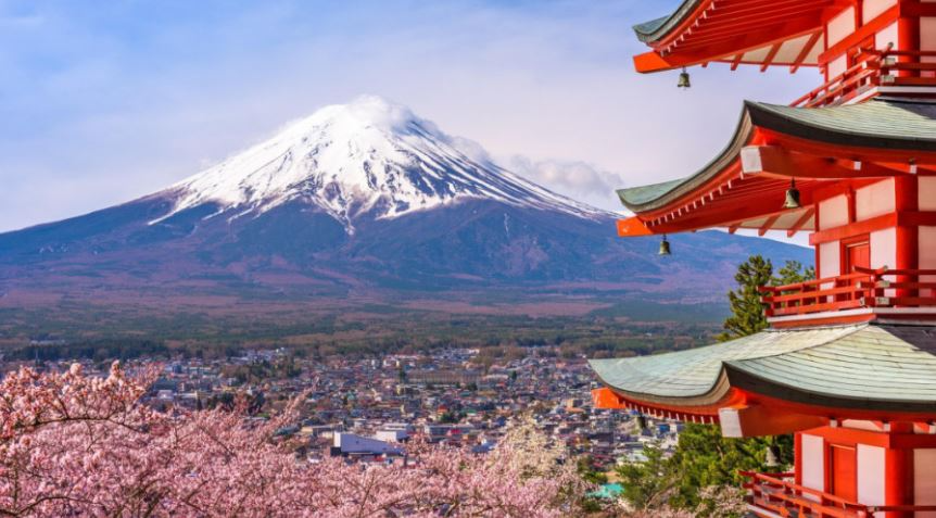 Japonia anulon Festivalin e Qershive për shkak të turistëve të paedukatë