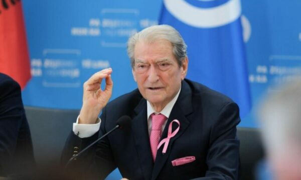 Një ditë pas protestës Berisha paralajmëron  Do ketë sulme asgjësuese në selitë e PS në gjithë vendin