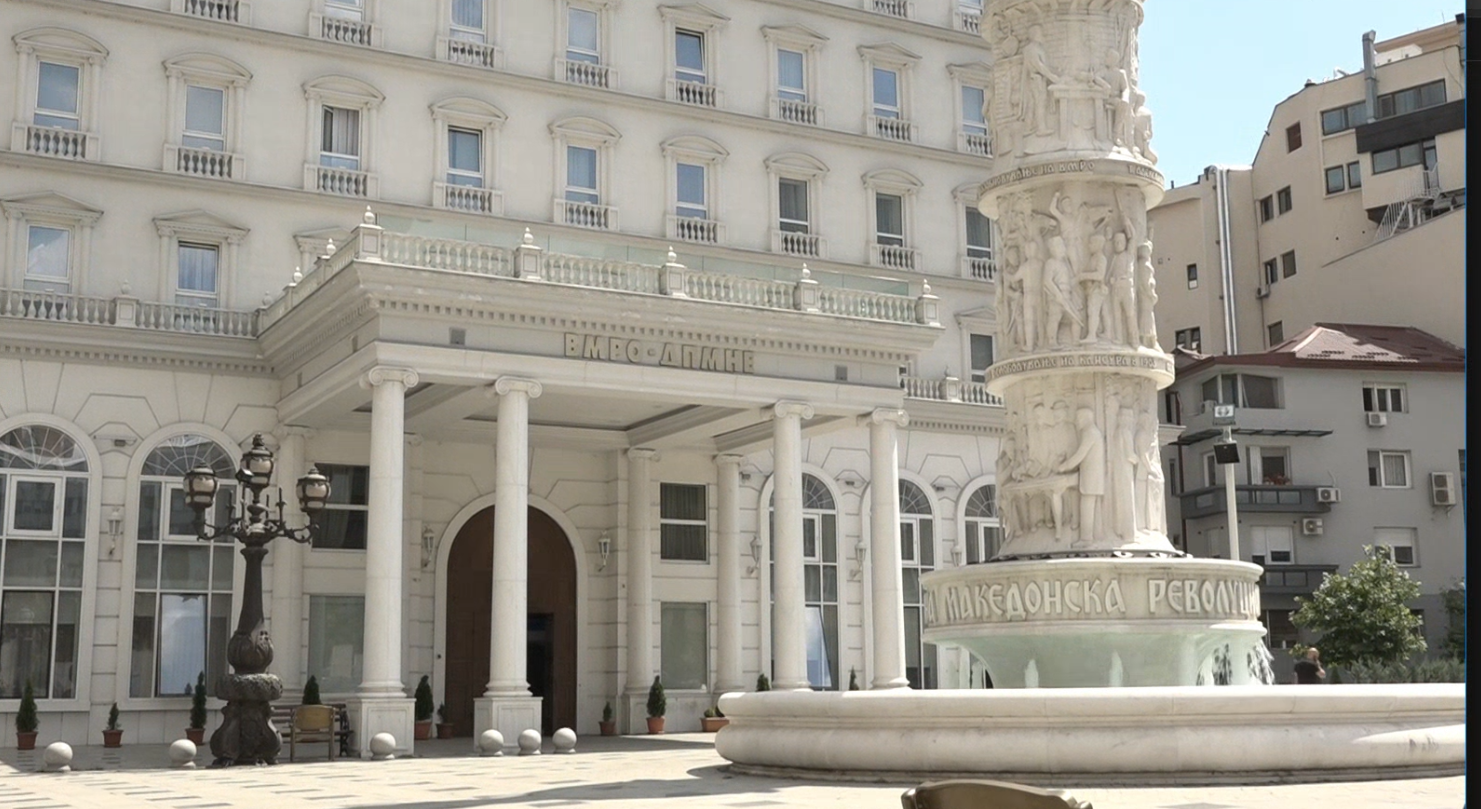 Valentin Manasievski nga VMRO DPMNE në konferencën e sotme akuzoi se presionet partiake të udhëhequra nga LSDSM dhe BDI