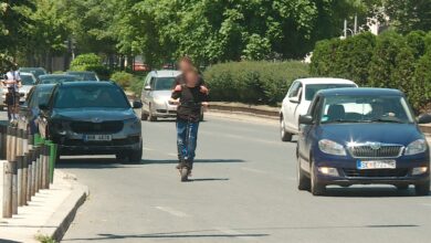 Fëmijë në trotinet
