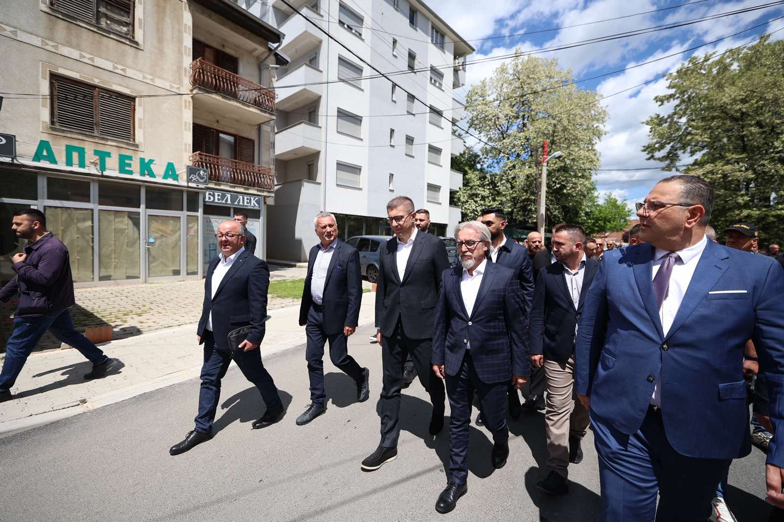 Hristijan Mickoski gjatë vizitës në Kërçovë