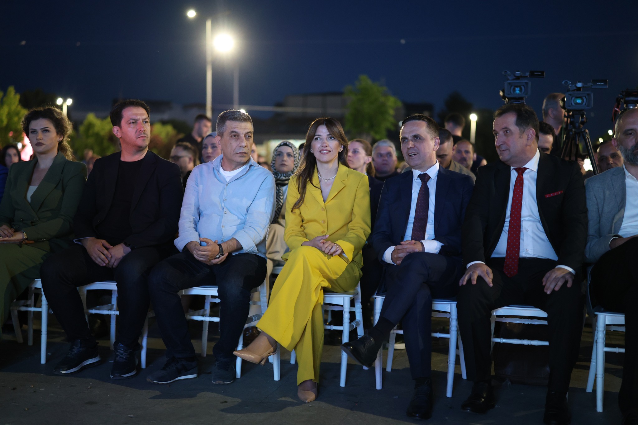 Foto nga tubimi i Vetëvendosjes në Tetovë